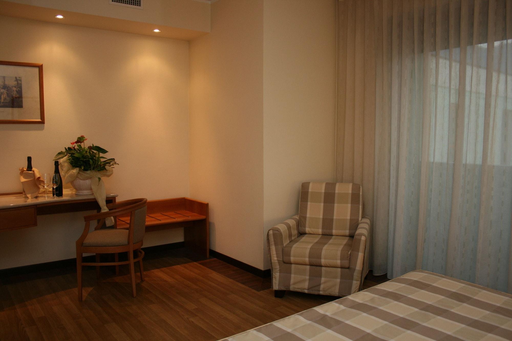 La Fonte Hotel Ome Exterior photo